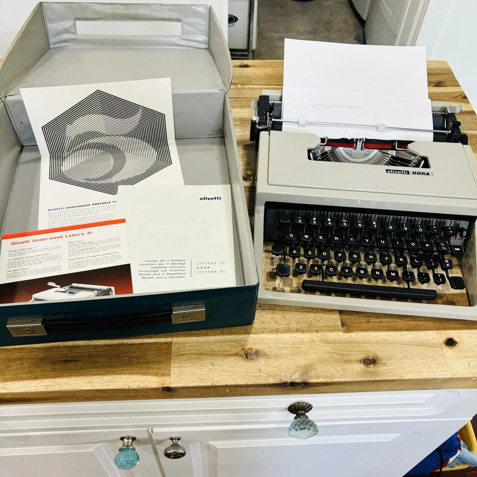 Olivetti Lettera 31 Typewriter