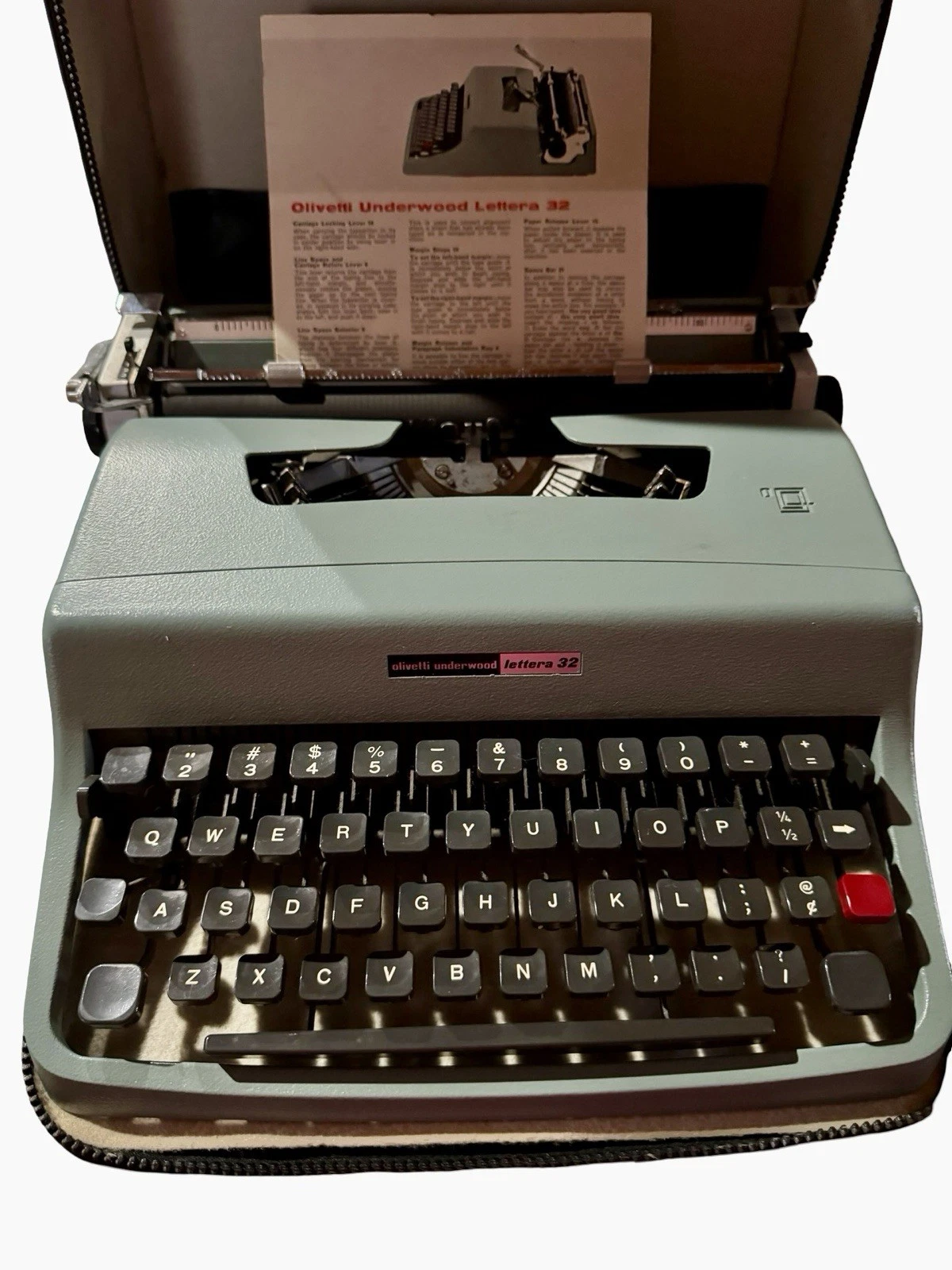 Olivetti Underwood Lettera 32 Portable Typewriter
